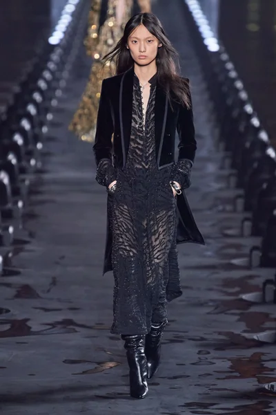 Look 30